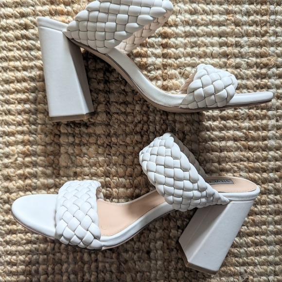 Steve Madden Tangle Off-White Woven Block High Heel Size 10 - Picture 3 of 6